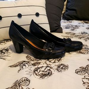 Clark's Artisan Pumps